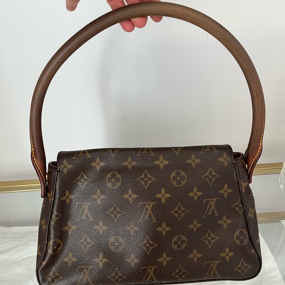 Authentic Louis Vuitton Monogram Canvas Looping PM Handbag - Picture 7 of 12